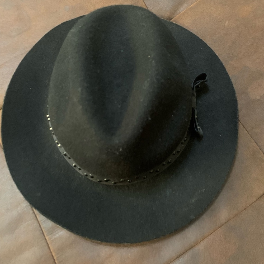 Justice Black Hat with accent